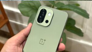 OnePlus 15T के फीचर्स लीक! 50MP पेरिस्कोप लेंस और 7000mAh बैटरी के साथ आ रहा है 'फ्लैगशिप किलर' फोन; जानें लॉन्च डेट
